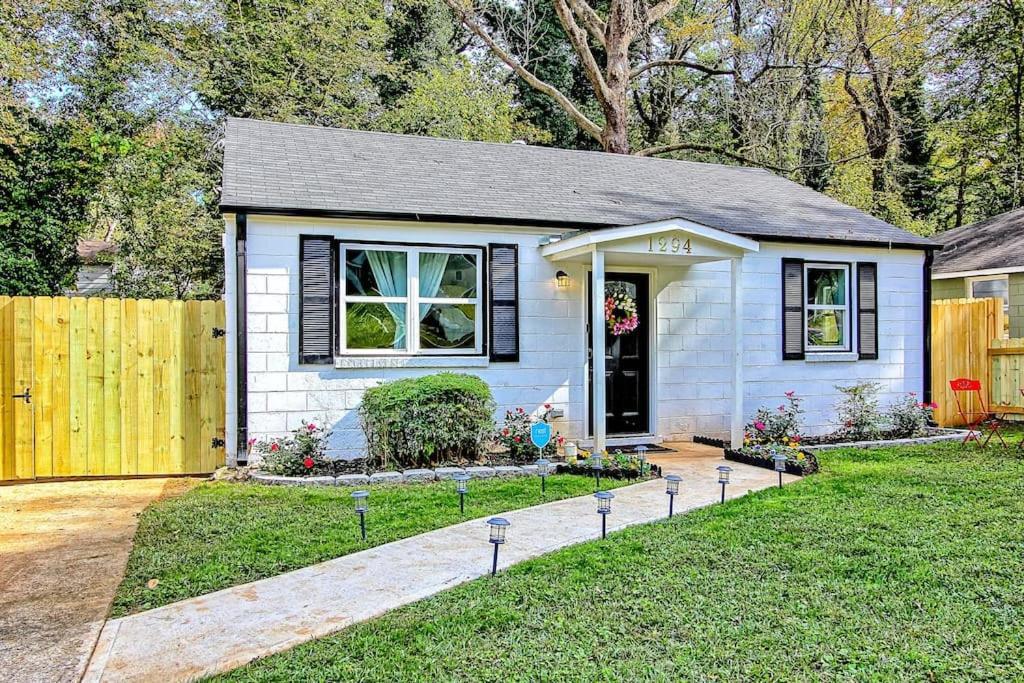West End Bungalow Perfect To Work, Play, & Escape Atlanta Eksteriør bilde